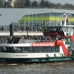 Fähre im Hamburger Hafen Fähre im Hamburger Hafen