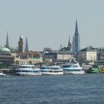Ausflugsschiffe im Hamburger Hafen Ausflugsschiffe im Hamburger Hafen